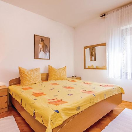 Beautiful Apartment In Нови Винодолски Екстериор снимка