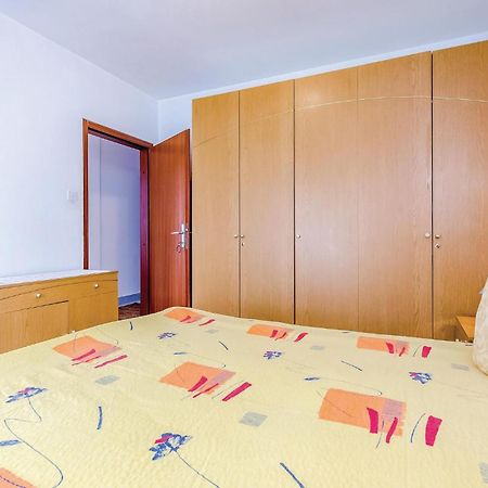 Beautiful Apartment In Нови Винодолски Екстериор снимка