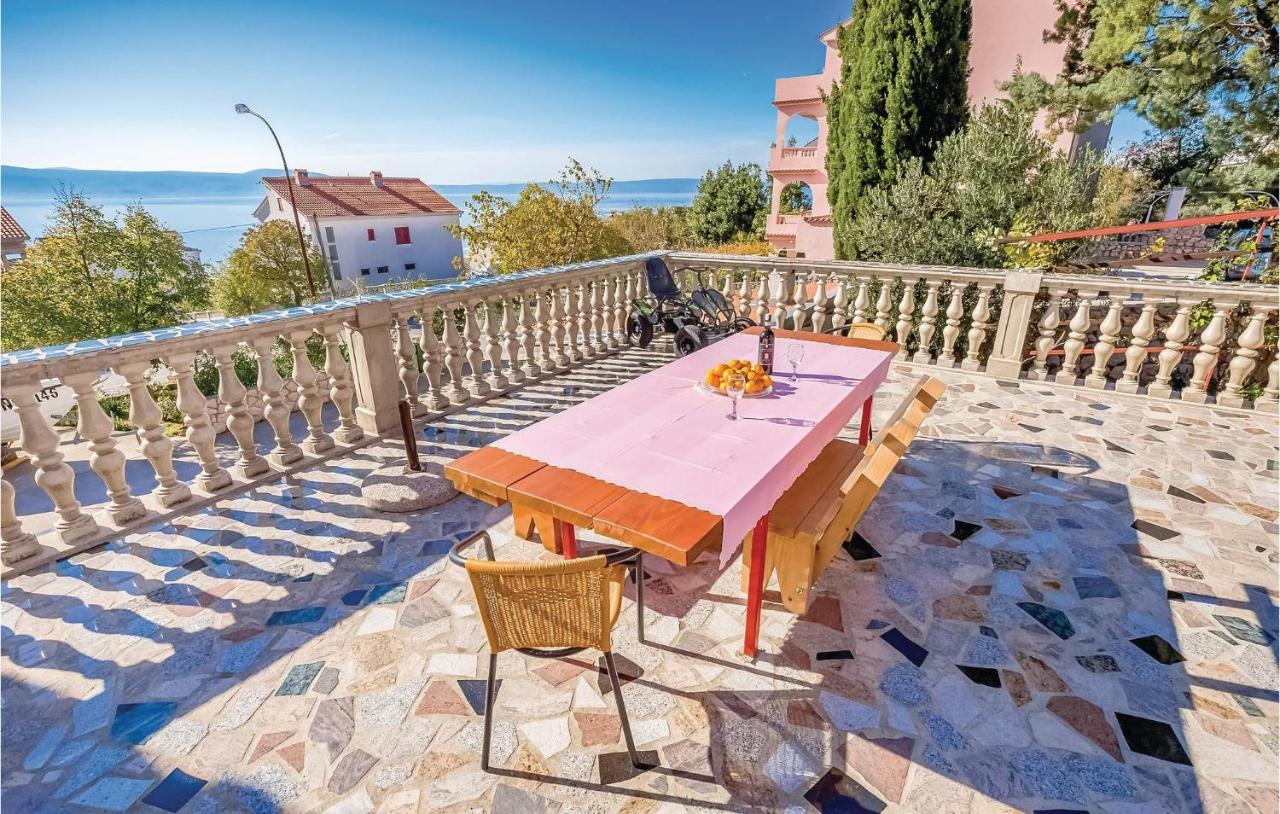 Beautiful Apartment In Нови Винодолски Екстериор снимка