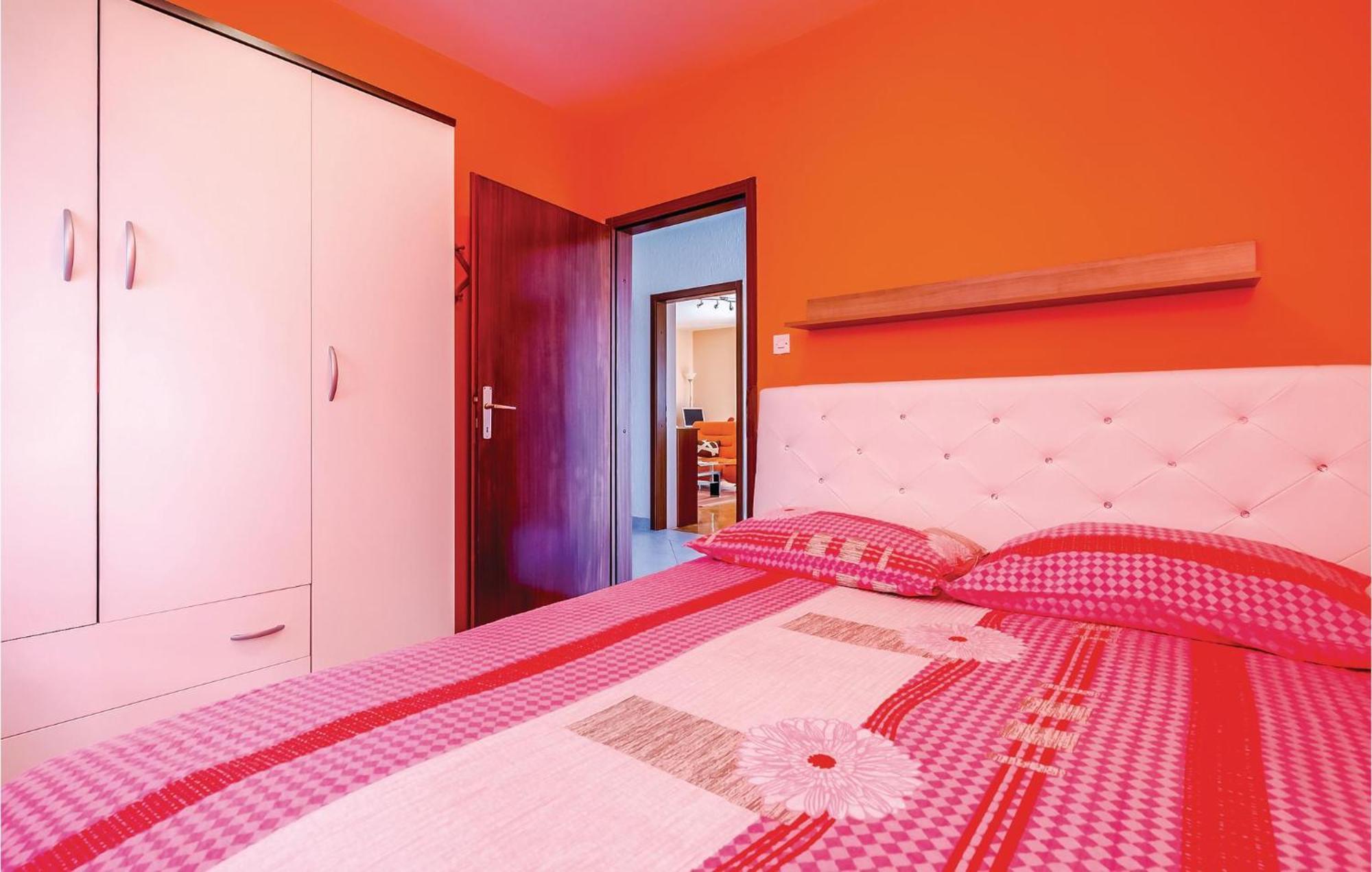 Beautiful Apartment In Нови Винодолски Екстериор снимка