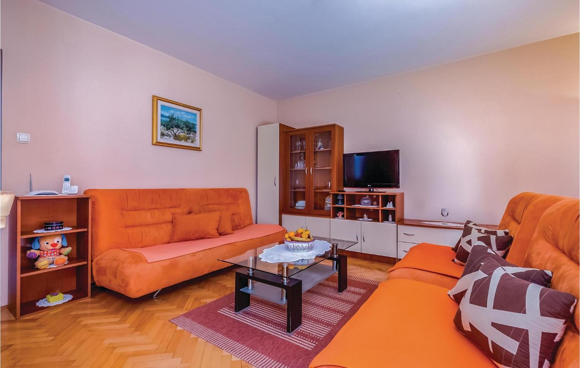 Beautiful Apartment In Нови Винодолски Екстериор снимка